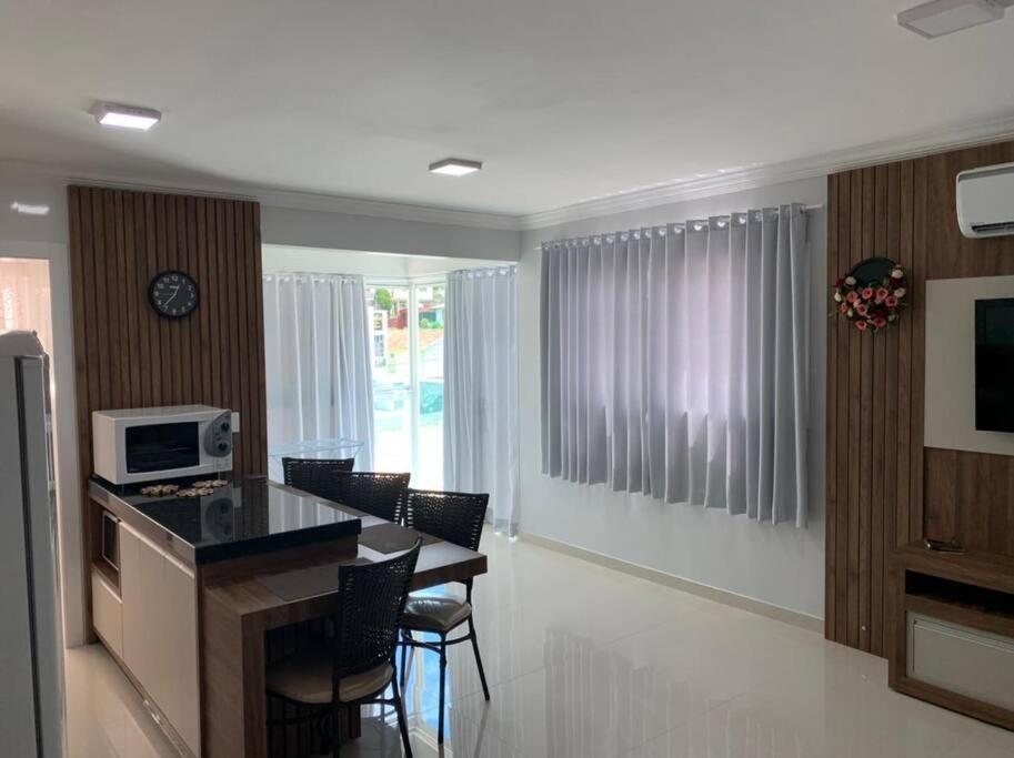 Lindo Apto Novo Na Avenida, Climatizado E Aconchegante Apartment *