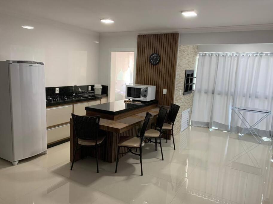 Apartment Lindo Apto Novo Na Avenida, Climatizado E Aconchegante